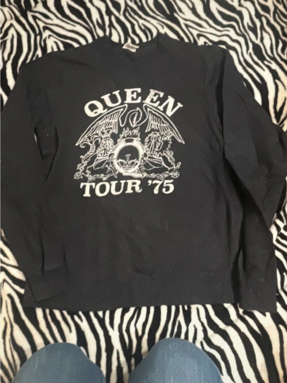 Tag  Port & Company Ring Queen tour 76 sweatshirt y2k
